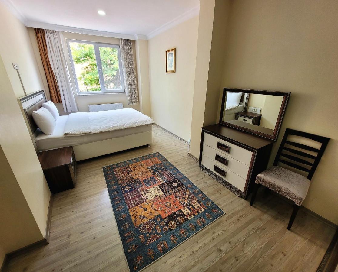 B&B Masif House